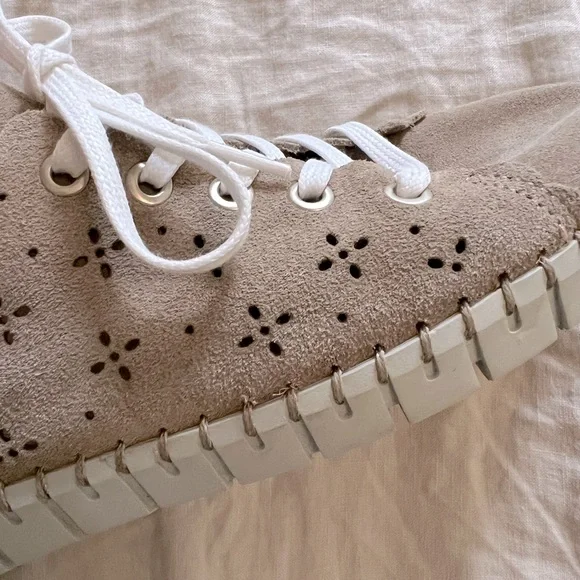 Anthropologie Christina Perforated Sneakers taupe size 7 - Picture 5 of 7